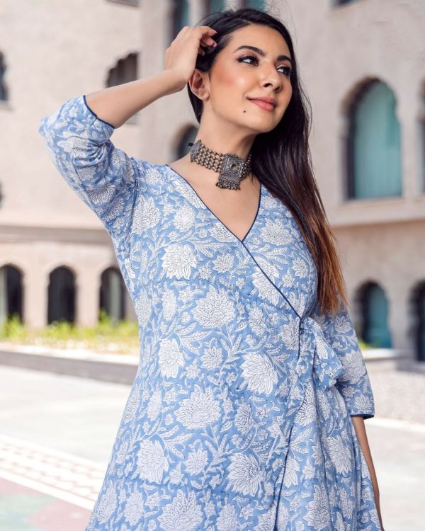 Aayaa Pure Muslin printed Kurti & Pant - Sky blue Cheap