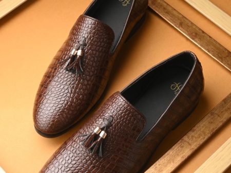 House of Pataudi Men Textured Formal Tassel Loafers For Cheap