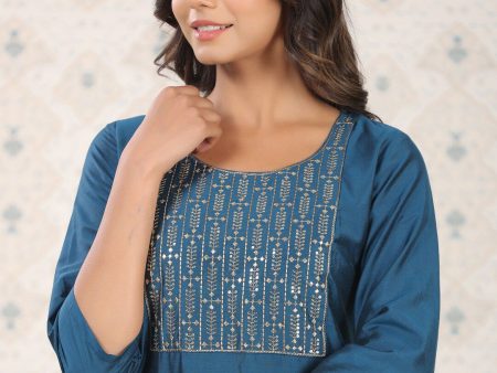 Ode by House of Pataudi Blue Round Neck Embroidered Straight Kurta With Trouser Online