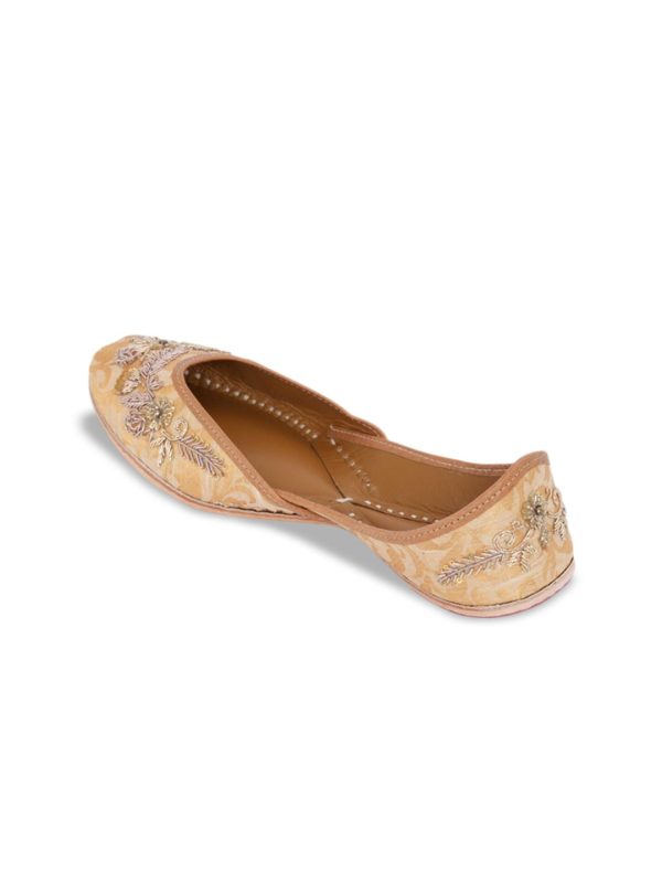 House of Pataudi Women Embroidered Slip-On Mojaris Supply