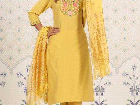 Ode by House of Pataudi Embroidered Regular Thread Work Kurta With Trousers & Dupatta Online Sale