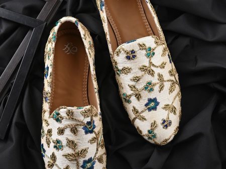 House of Pataudi Men Embroidered Slip On Mojaris Cheap