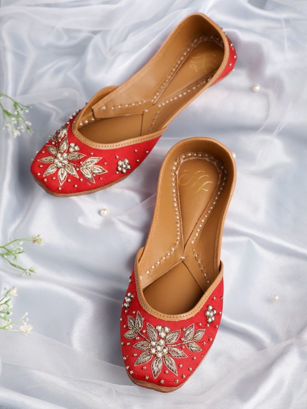 House of Pataudi Women Embellished Ethnic Mojaris Flats Online now