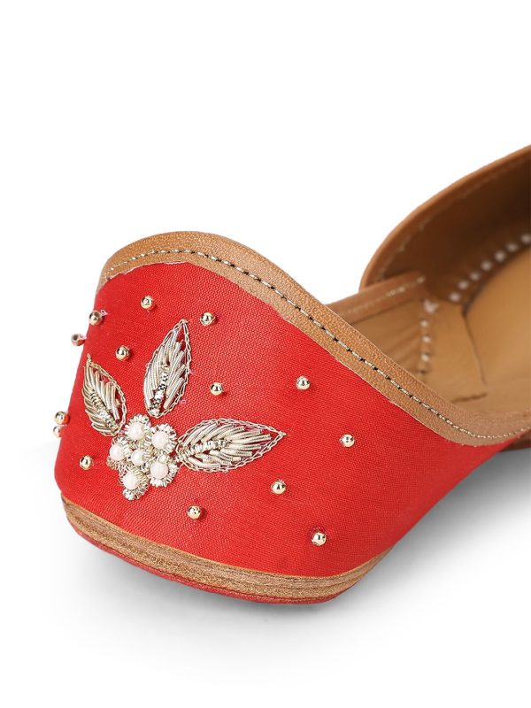 House of Pataudi Women Embellished Ethnic Mojaris Flats Online now