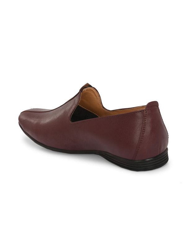 House of Pataudi Men Burgundy Solid Handcrafted Mojaris with Pouch Sale